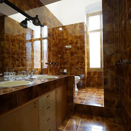 Ely House Apartament