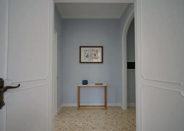 Ely House Apartment *