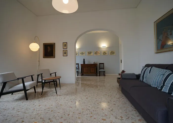 Ely House Apartment *