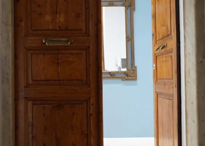 Ely House Apartment *