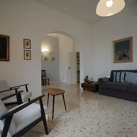 Ely House * La Spezia